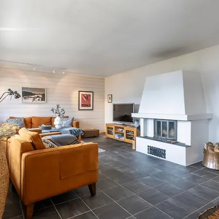 Large In Skardsnuten, Ski-inn-ski-out