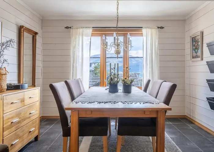 Large In Skardsnuten, Ski-inn-ski-out Apartment Hemsedal